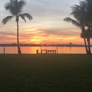 Meet your Posher, Briana